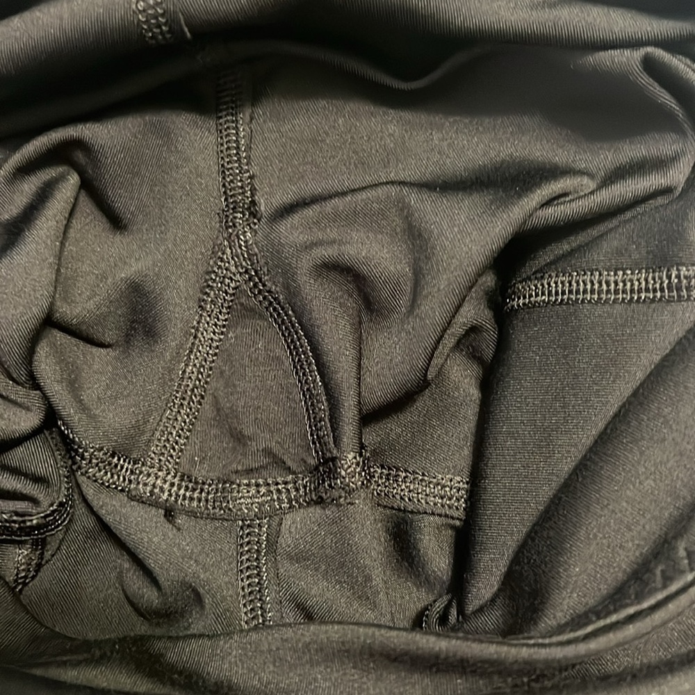 Victoria’s Secret ON POINT FLOW Size 6/170/68A. Black, Side pockets, GUC - Picture 6 of 6